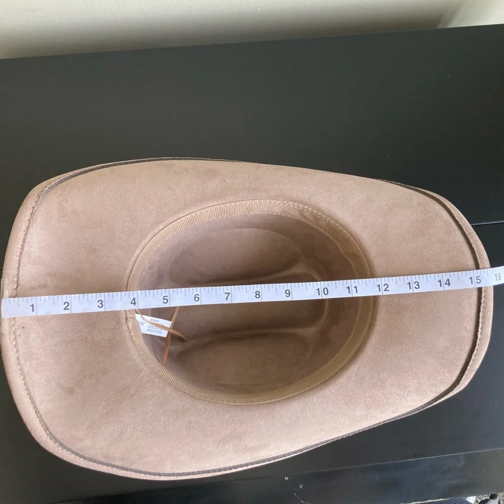 Illuma Taupe Faux Suede Western Cowboy Hat Silver Concho Band NWT